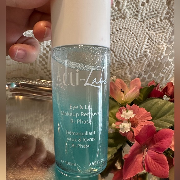 Acti-Labs Makeup Set. Facial Mask, Bi Phase Makeup Remover & Eyeshadow Palette - Picture 2 of 9